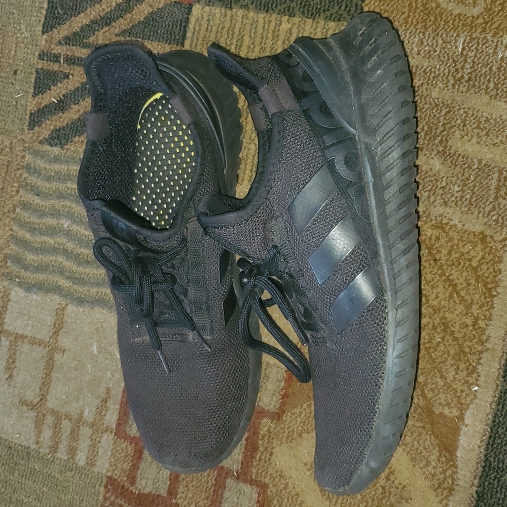 Adidas mens running shoe
